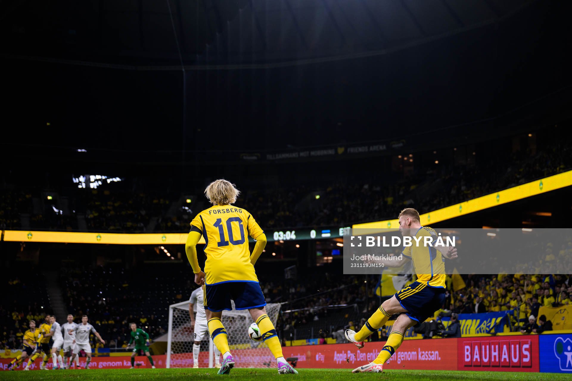 Emil Forsberg and Dejan Kulusevski of Sweden
