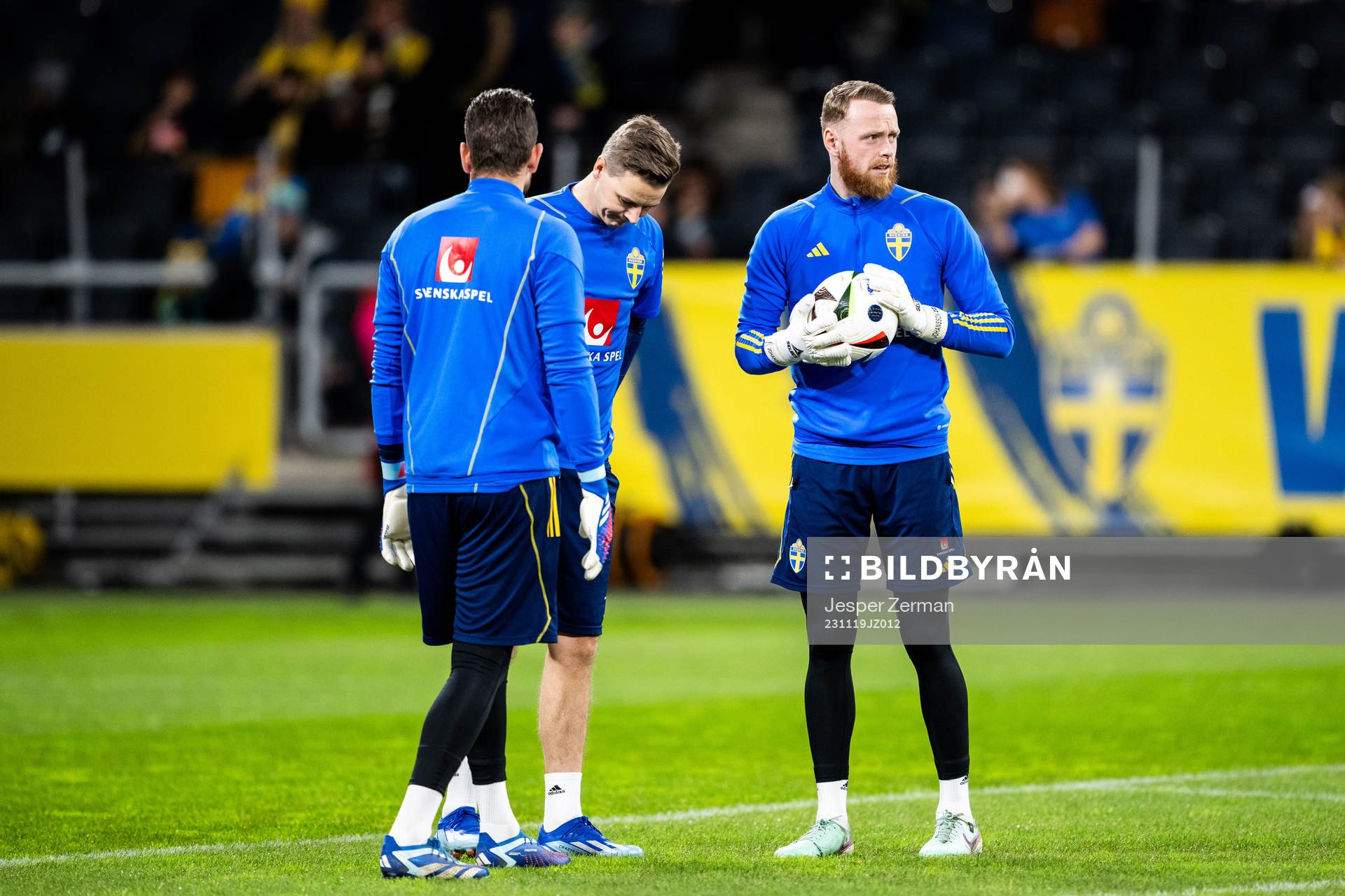 Goalkeeper Robin Olsen, goalkeeper coach Maths Elfvendahl