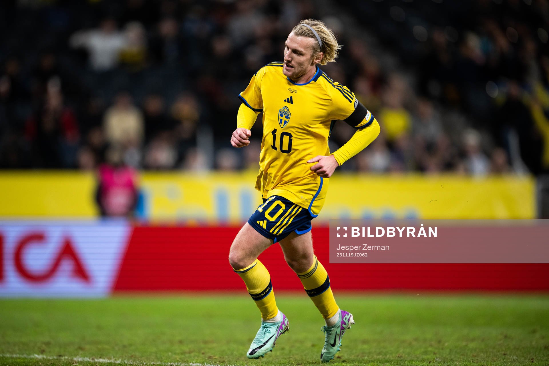 Emil Forsberg of Sweden celebrates