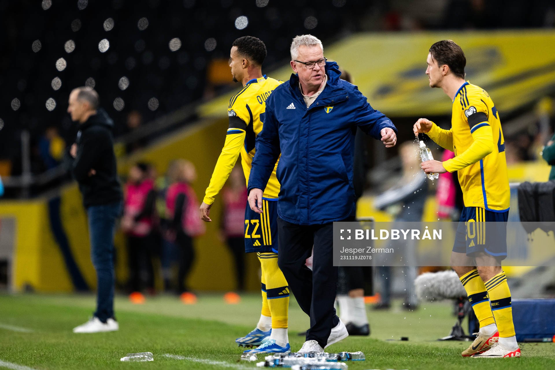 Head coach Janne Andersson and Kristoffer Olsson of Sweden