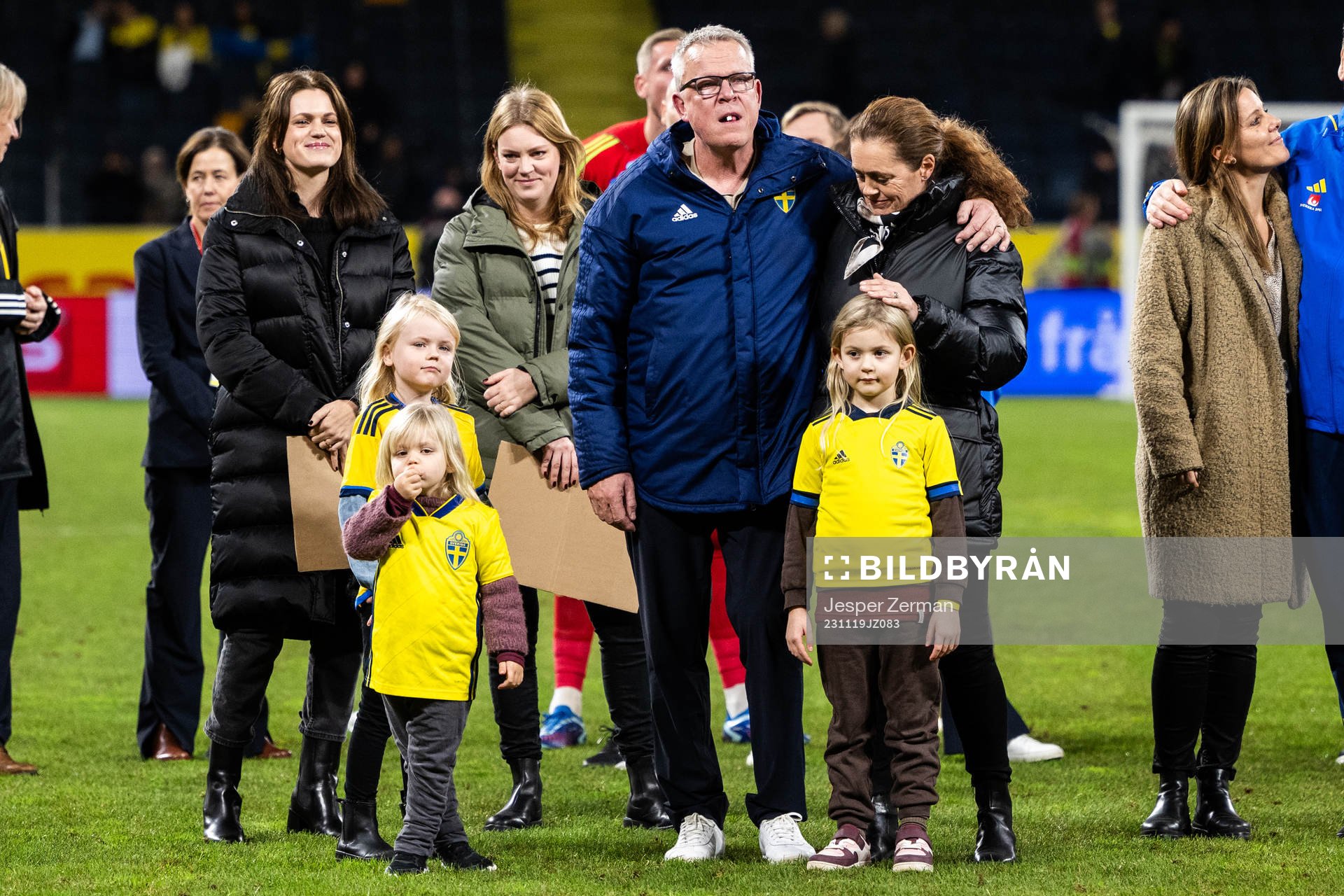 Head coach Janne Andersson and his family after the UEFA Euro Qualifier football match between Sweden and Estonia on November 19, 2023 in Stockholm.