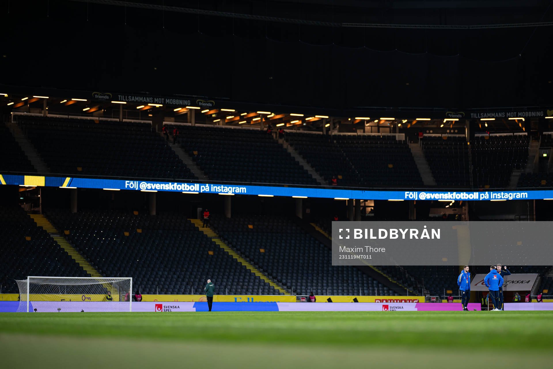 Players of Sweden inspect the pitch of Friends Arena