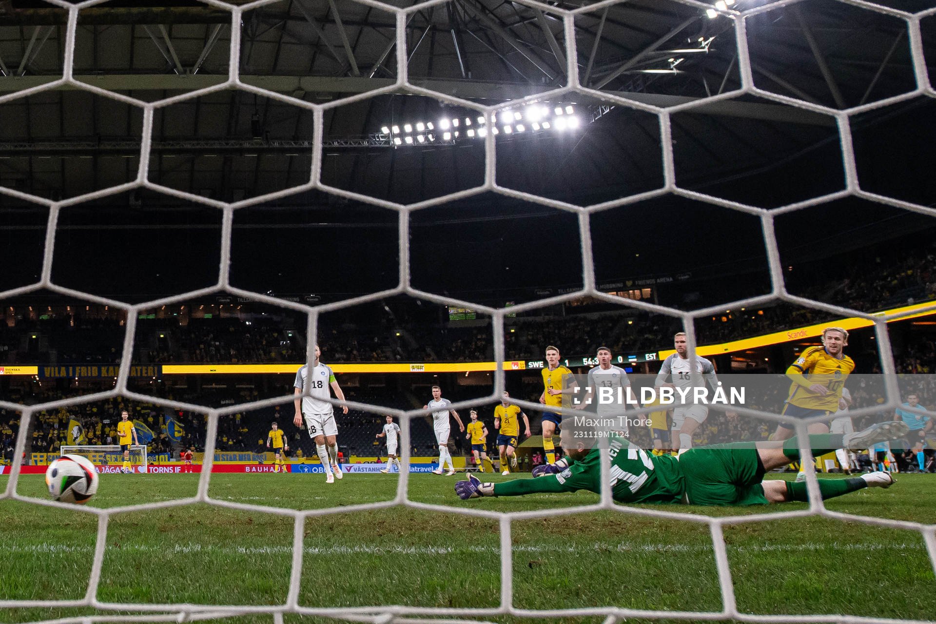 Emil Forsberg of Sweden scores the 2-0 goal behind