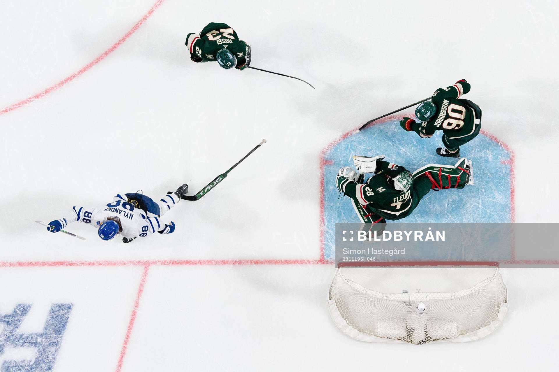 William Nylander of Toronto Maple Leafs scores the game