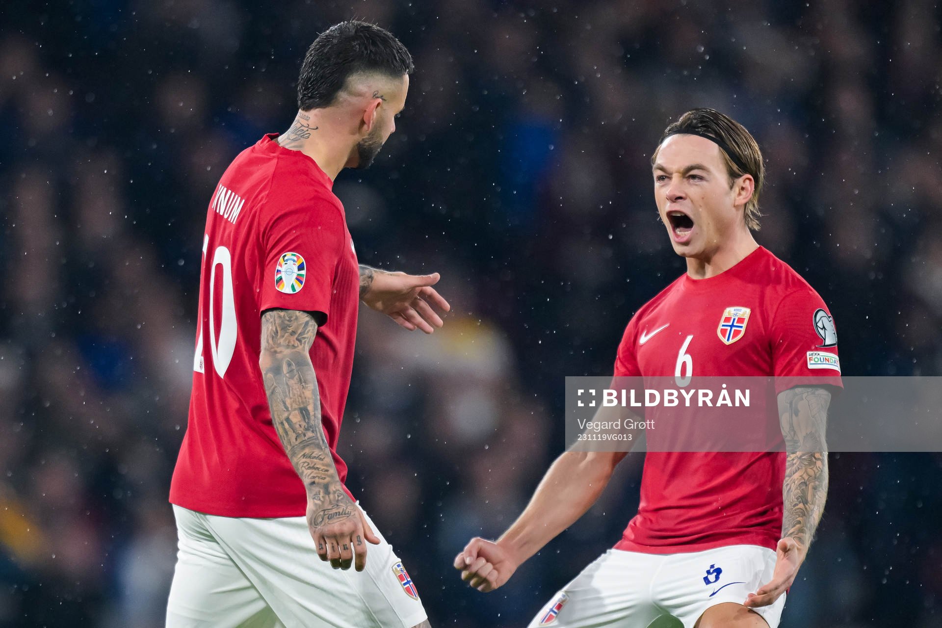 Aron Dønnum celebrate with Patrick Berg of Norway