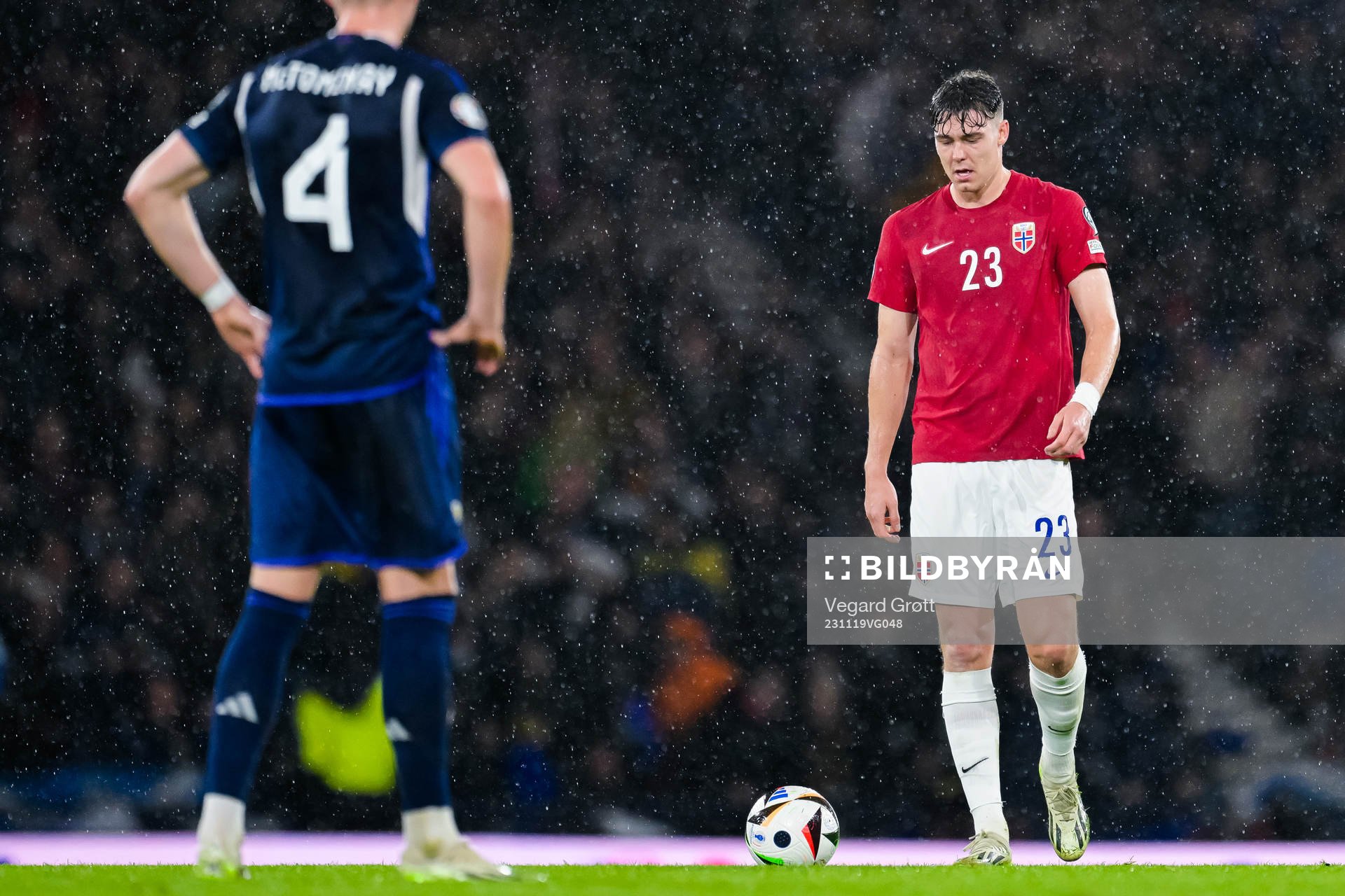 Jørgen Strand Larsen of Norway looks dejected