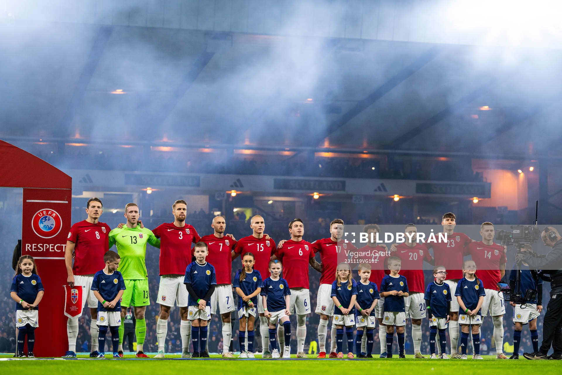 Players of Norway line up