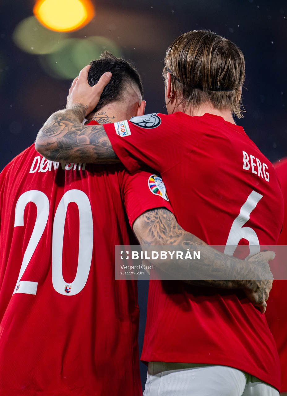 Aron Dønnum of Norway celebrates with Patrick Berg