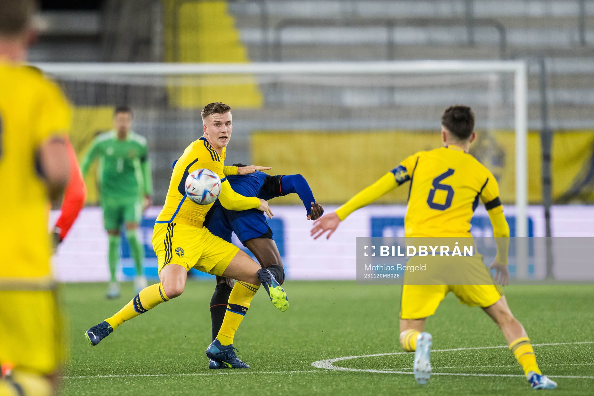 Casper Widell of Sweden and Emanuel Emegha of Netherlands