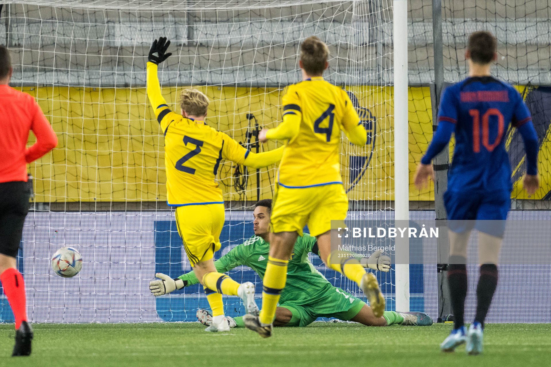 Goalkeeper Oliver Dovin of Sweden