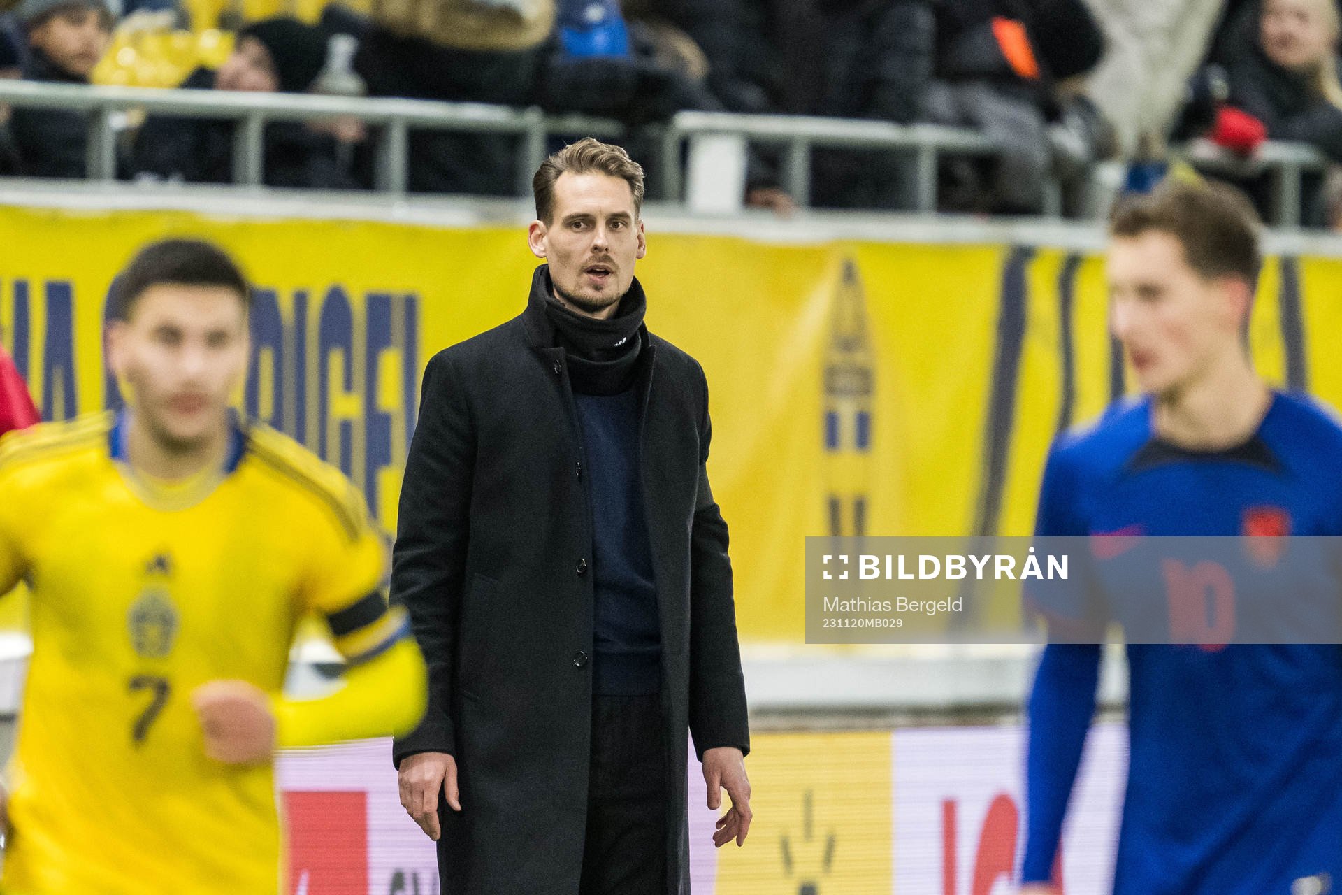 Head coach Daniel Bäckström of Sweden