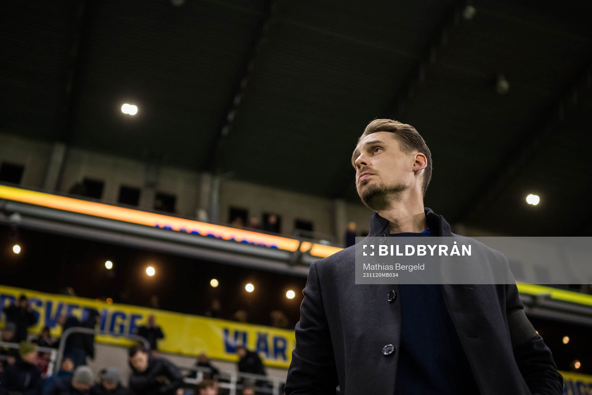 Head coach Daniel Bäckström of Sweden