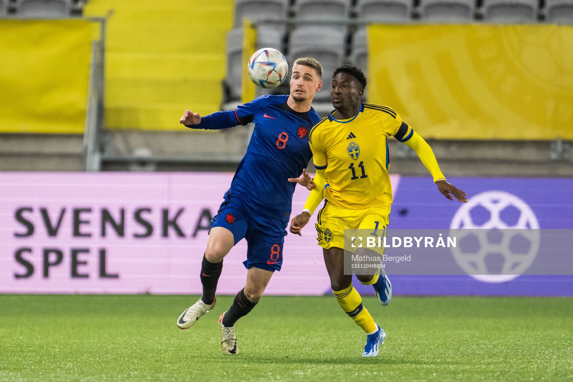 Kenneth Taylor of Netherlands and Josafat Mendes of Sweden