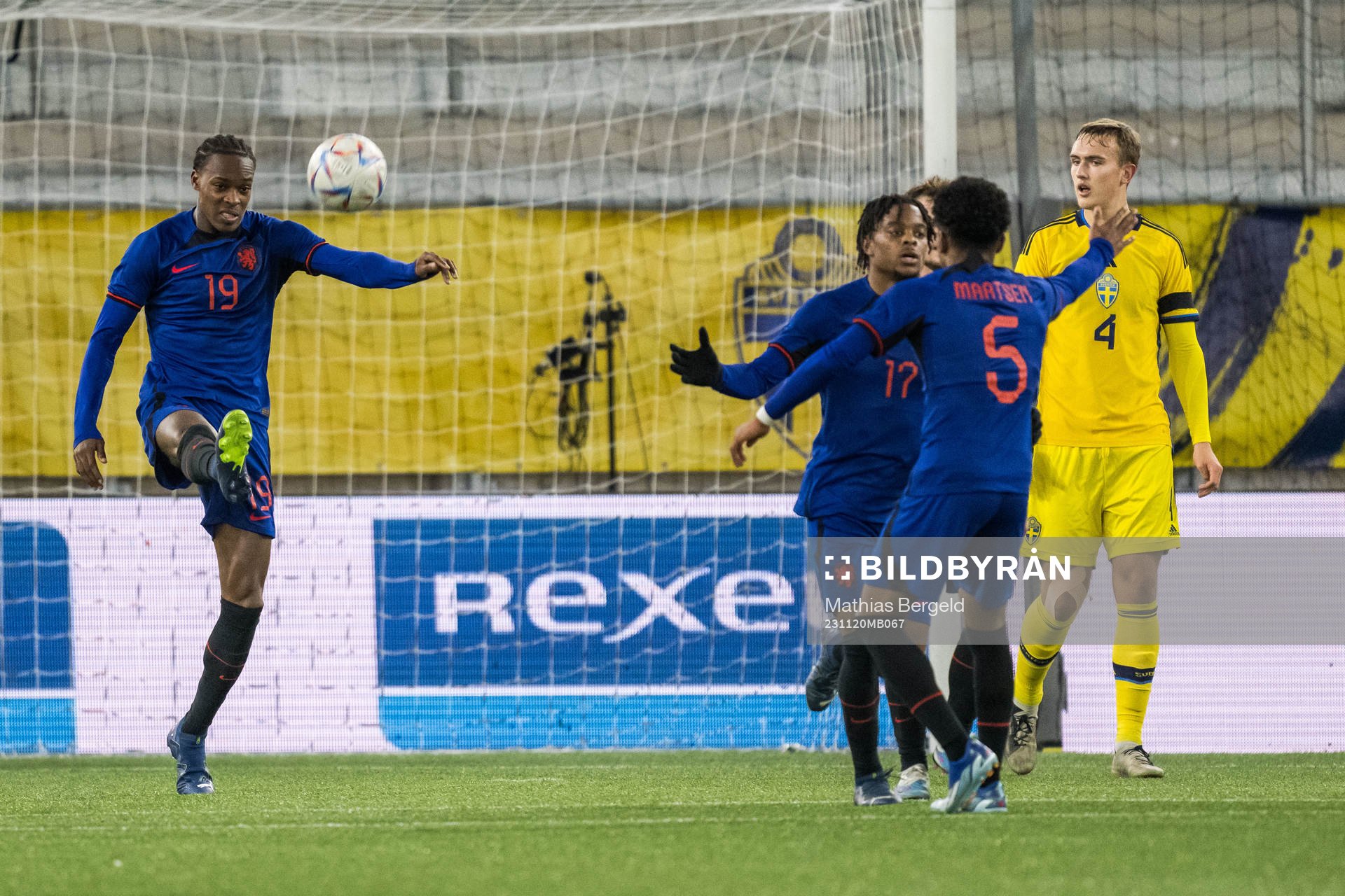 Emanuel Emegha and Sontje Hansen of Netherlands celebrates