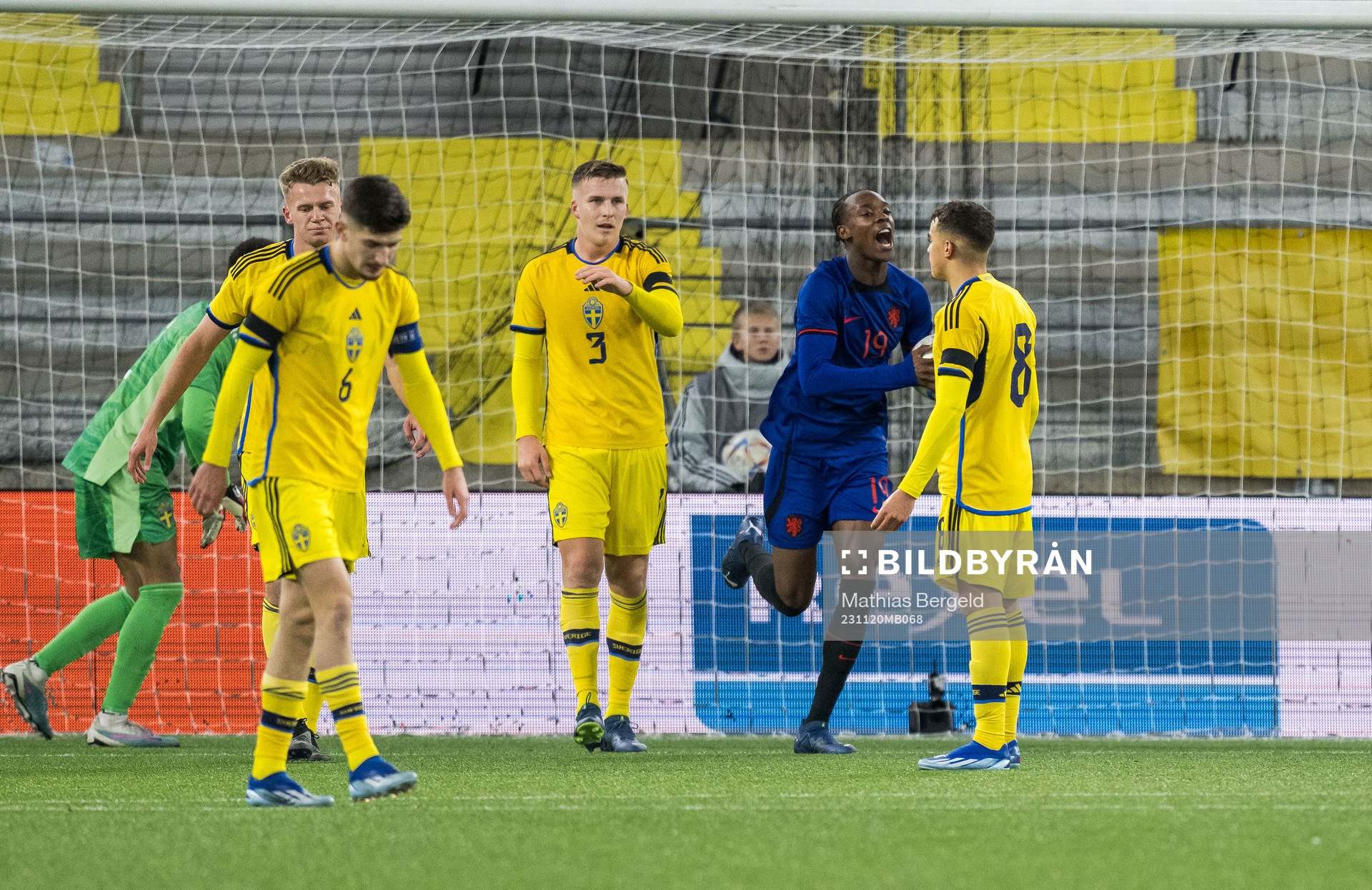 Casper Widell of Sweden and Emanuel Emegha of Netherlands