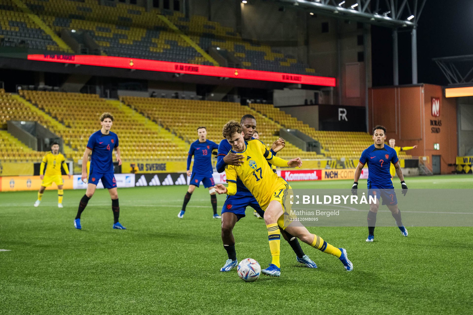 Neraysho Kasanwirjo of Netherlands and Williot Swedberg of Sweden during the UEFA European Under-21 Qualifier football match between Sweden and Netherlands on November 20, 2023 in Borås.