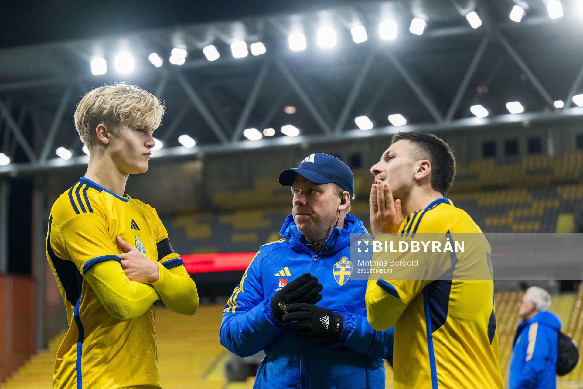 Lucas Bergvall, Assistant coach Viktor Eriksson and Roony