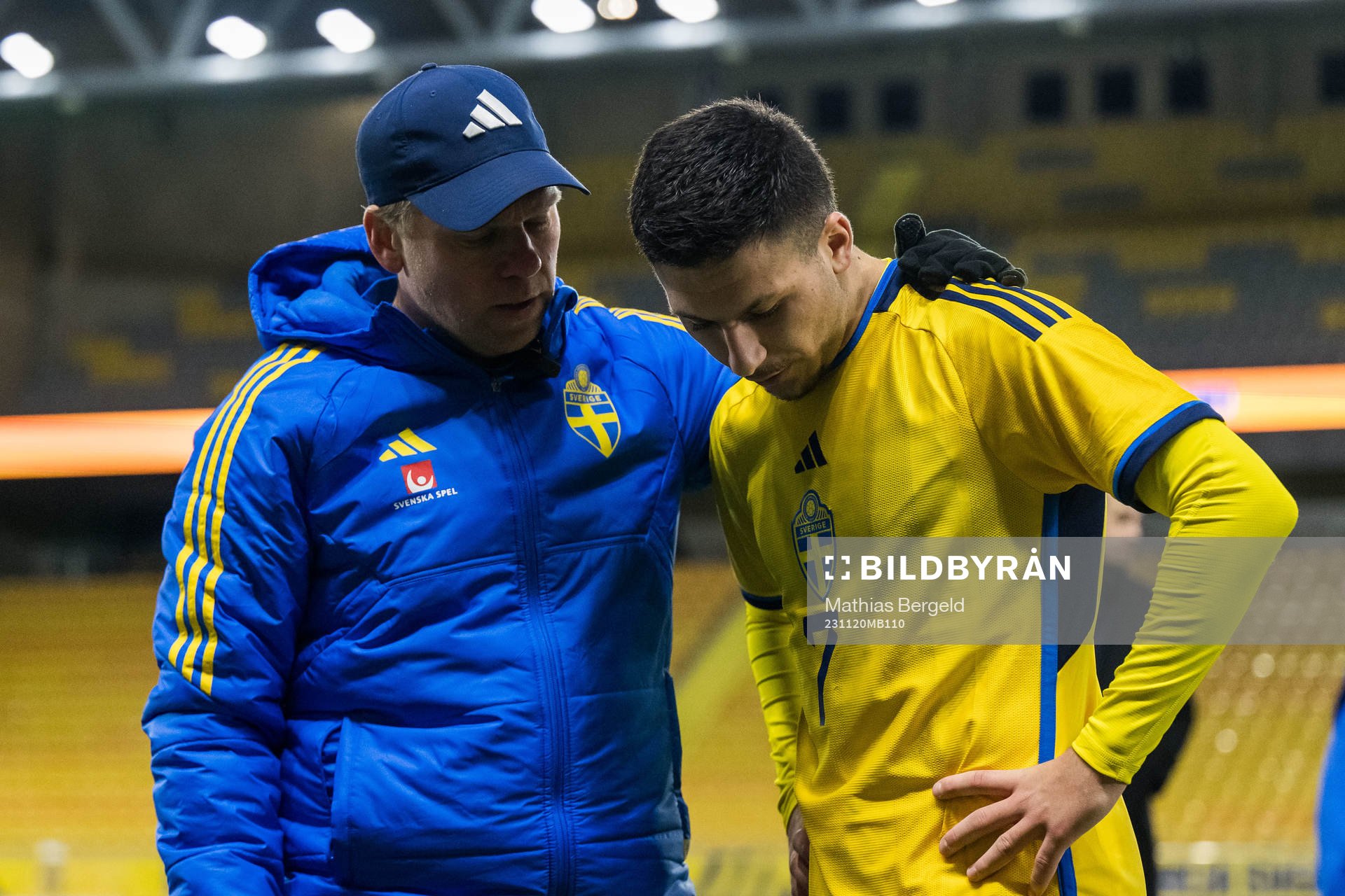 Assistant coach Viktor Eriksson and Roony Bardghji of