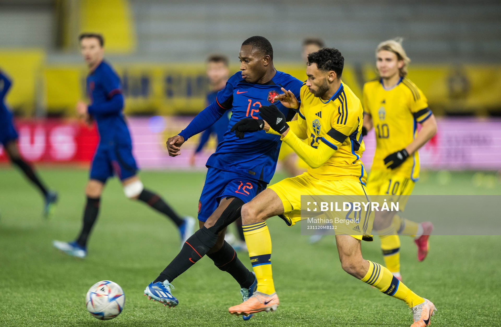 Neraysho Kasanwirjo of Netherlands and Joakim Persson of