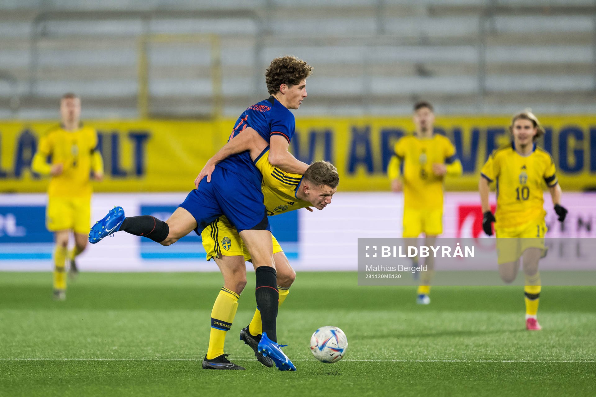 Joel Voelkerling Persson of Sweden and Finn van Breemen of