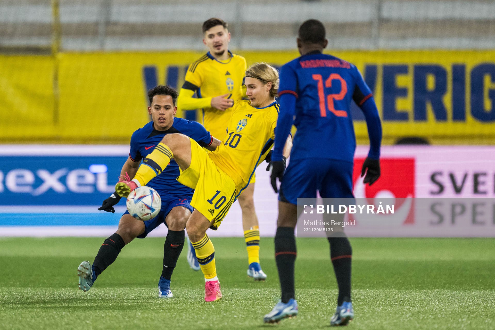 Neraysho Kasanwirjo of Netherlands and Sebastian Nanasi of