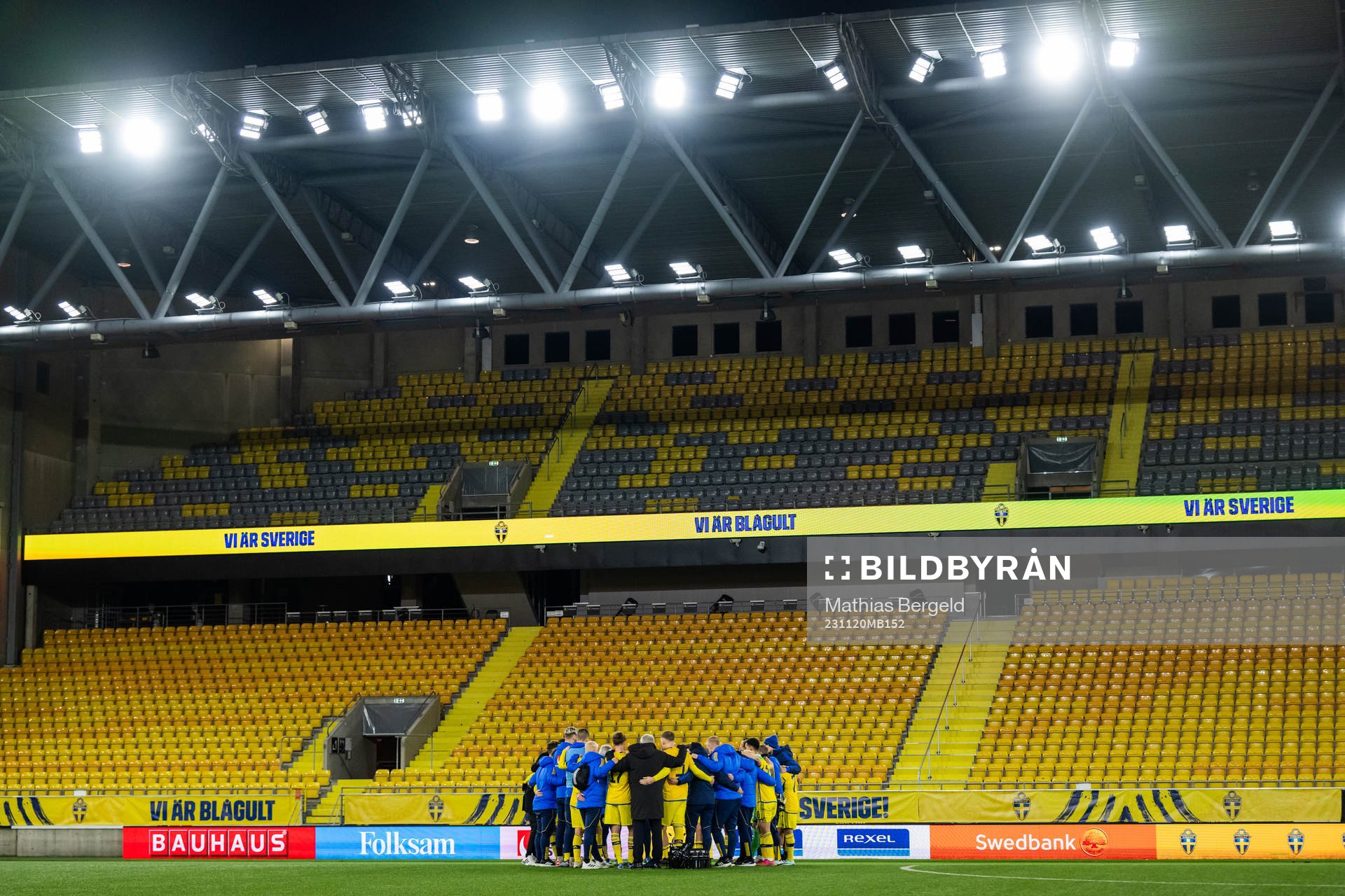 Players and staff of Sweden gather