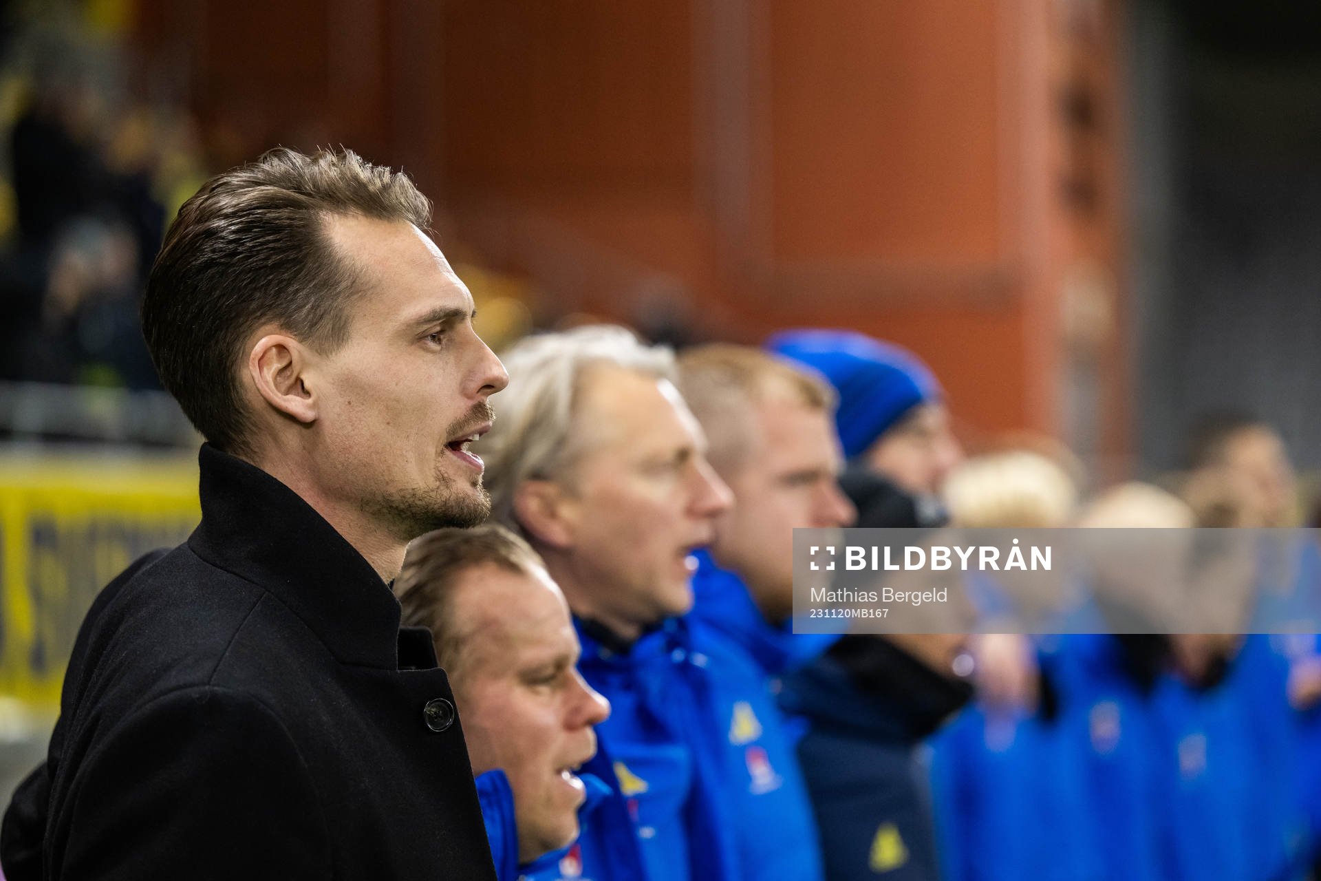 Head coach Daniel Bäckström of Sweden