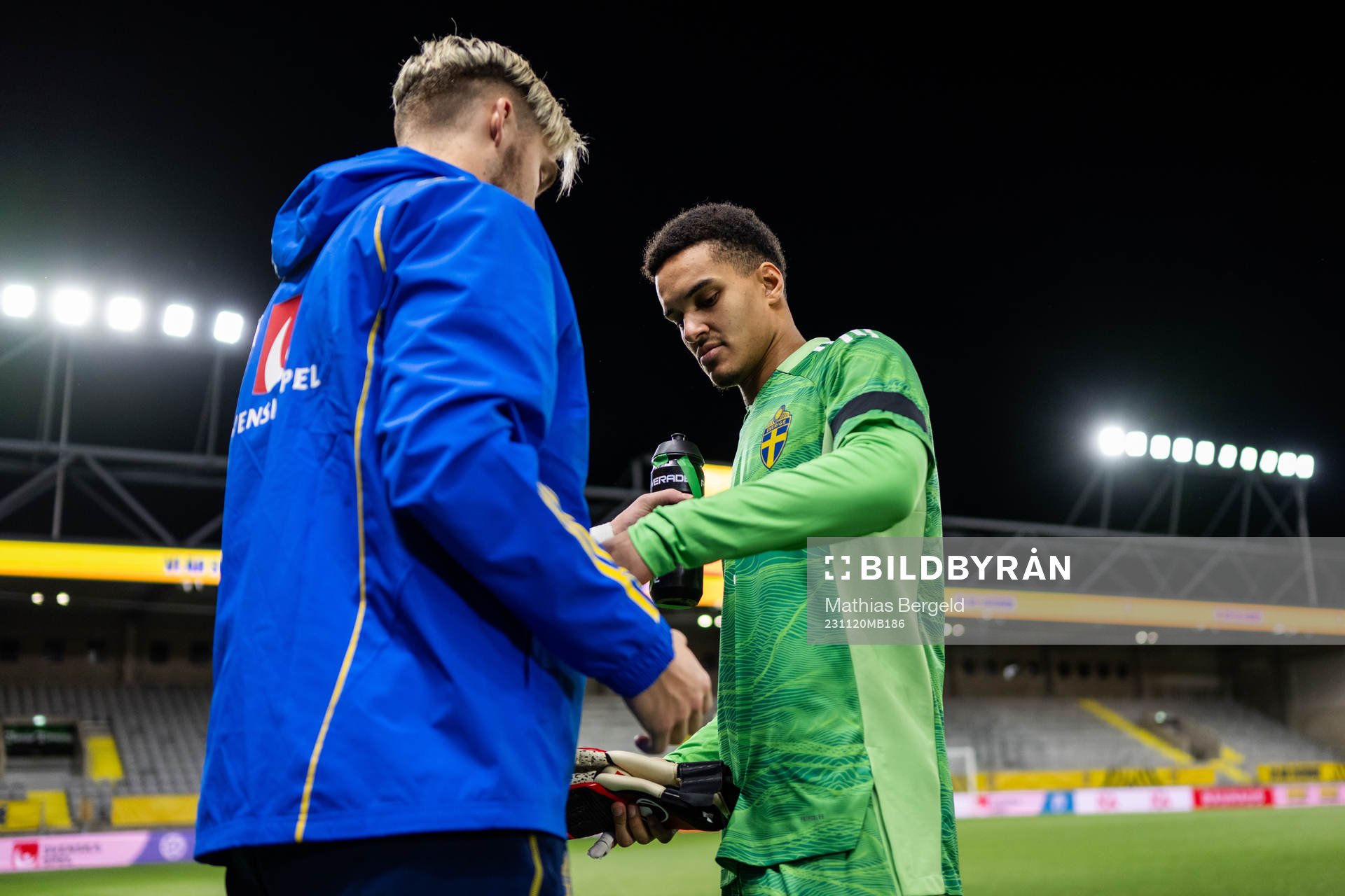 Goalkeeper Noel Törnqvist and goalkeeper Oliver Dovin ahead of the UEFA European Under-21 Qualifier football match between Sweden and Netherlands on November 20, 2023 in Borås.