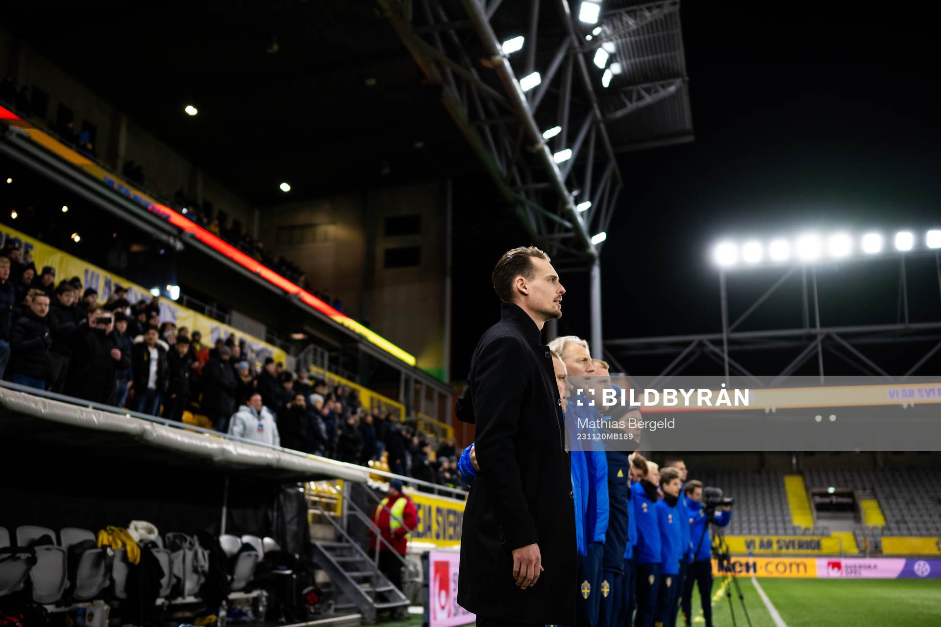 Head coach Daniel Bäckström of Sweden