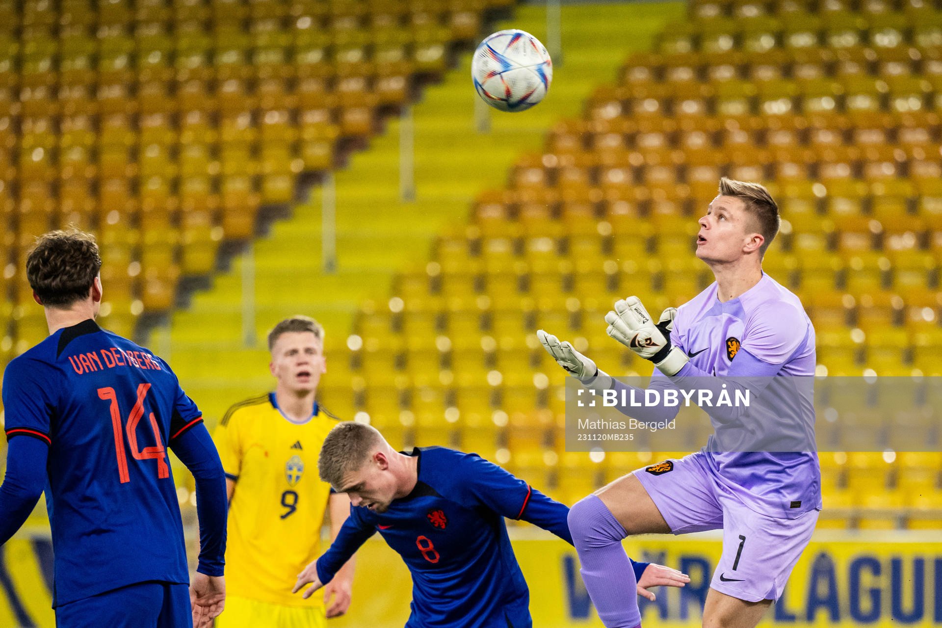 Kenneth Taylor and goalkeeper Calvin Raatsie of Netherlands during the UEFA European Under-21 Qualifier football match between Sweden and Netherlands on November 20, 2023 in Borås.