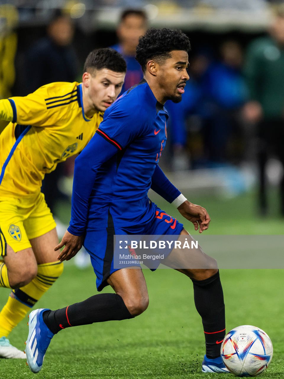 Roony Bardghji of Sweden and Ian Maatsen of Netherlands