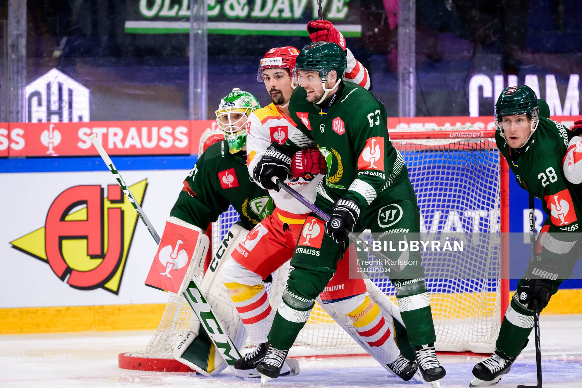 Goalkeeper Maxime Lagacé of Färjestad and Jere Sallinen