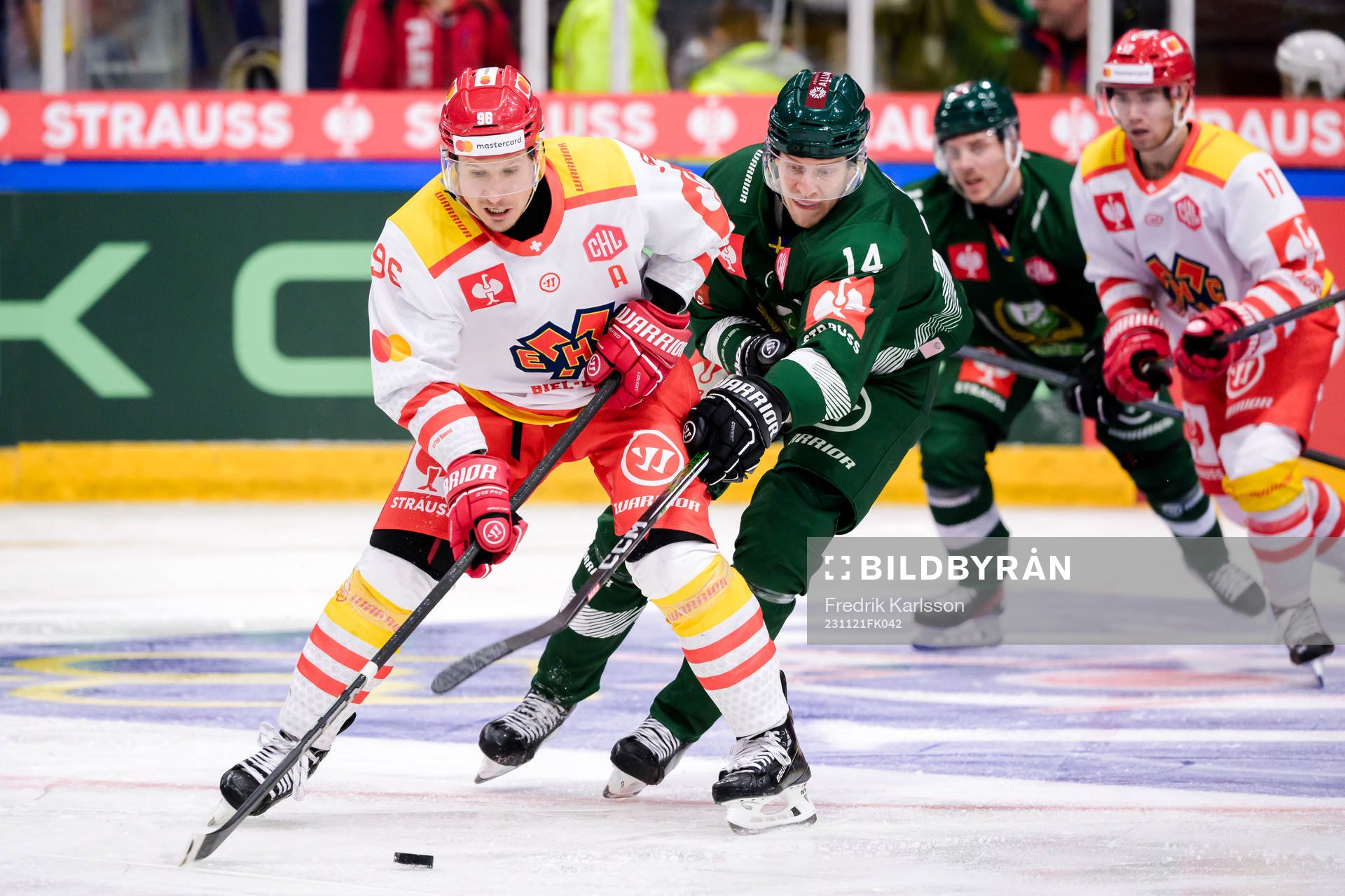 Damien Brunner of EHC Biel-Bienne and Victor Ejdsell of