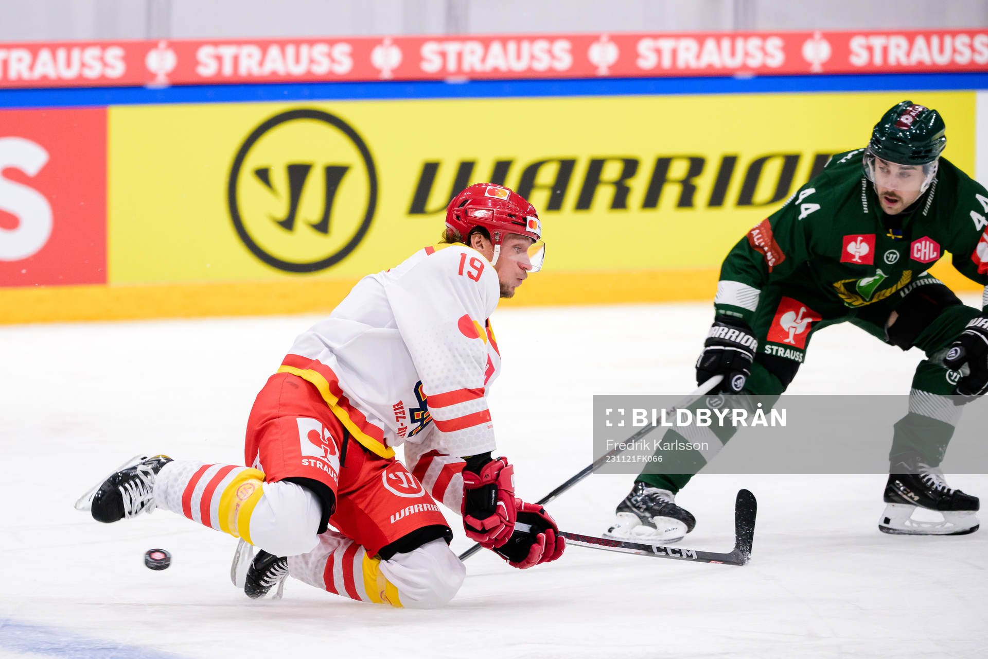 Jesper Olofsson of EHC Biel Bienne and Jonathan Andersson