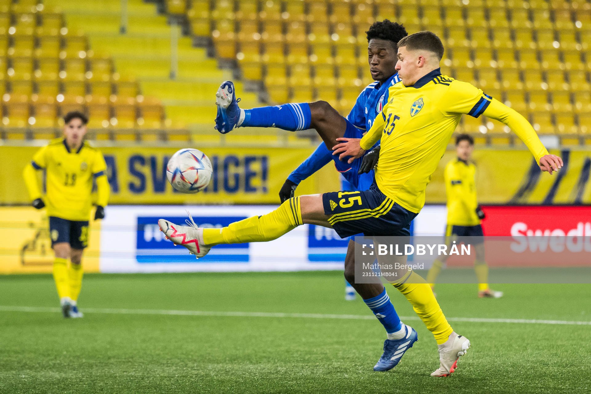 Italiens Wisdom Amey och Sveriges Leonardo De Oliveira