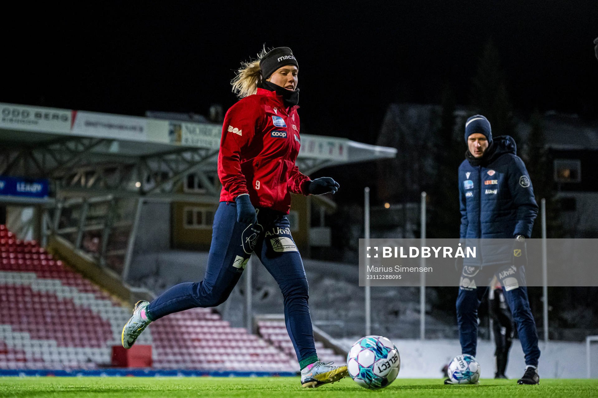 Kristina Svandal of Avaldsnes warms up