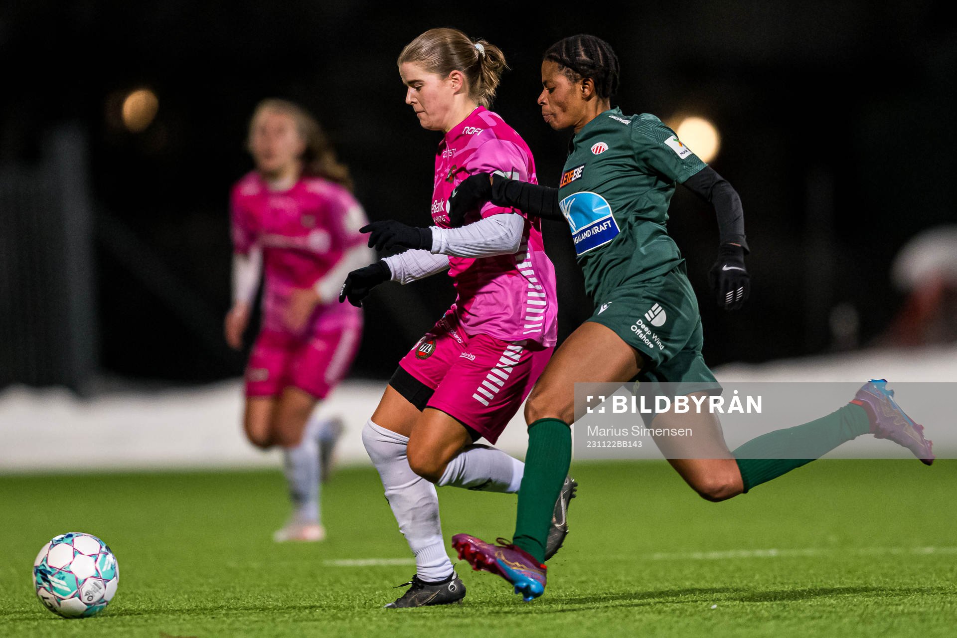 Mali Motrøen Trøan of TIL 2020 and Susan Ama Duah of