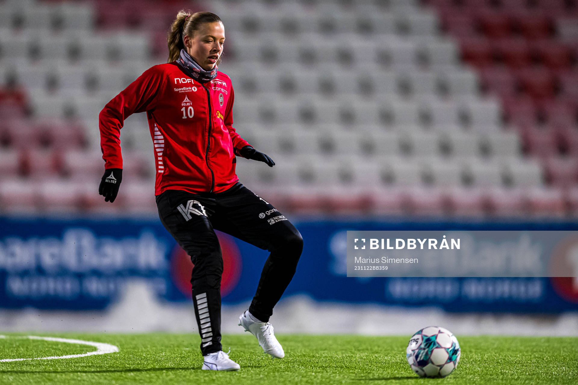 Emma Granlind of TIL 2020 warms up