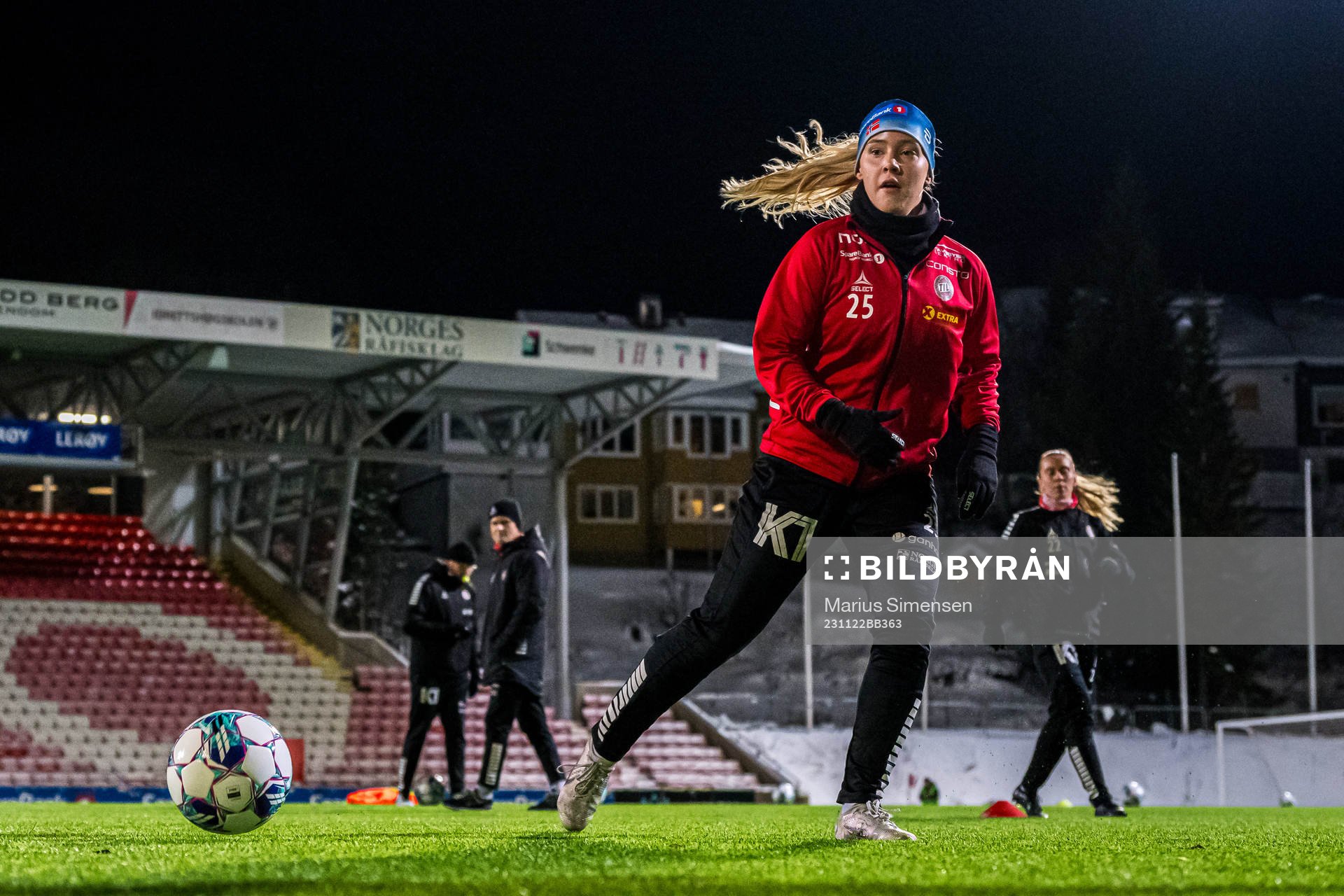Ina Birkelund of TIL 2020 warms up