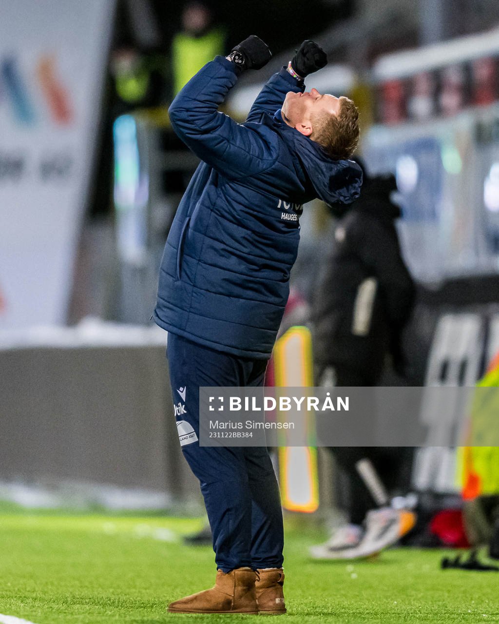 John Arne Riise, head coach of Avaldsnes, celebrates