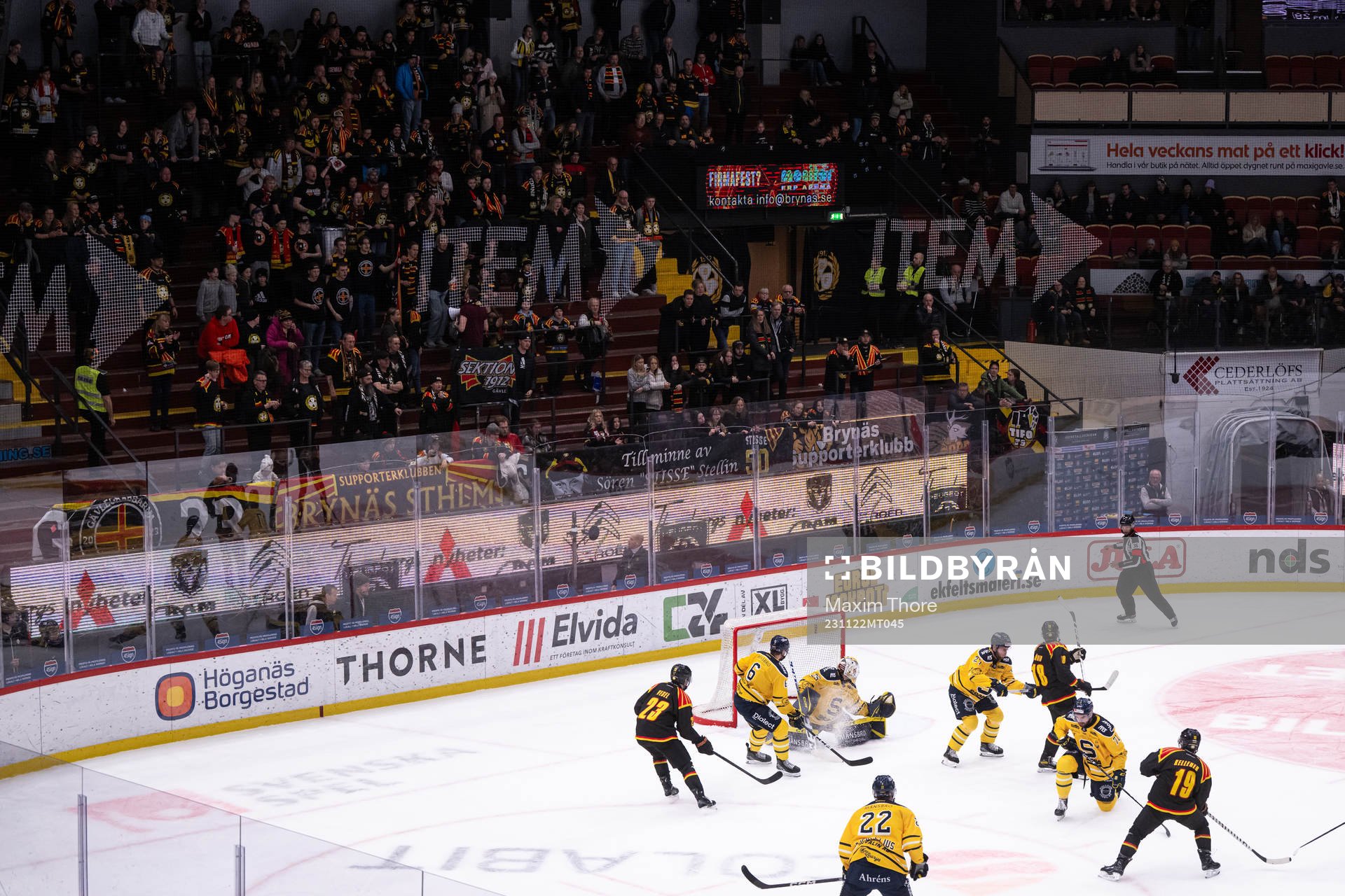 Vy över ishockeymatchen i Hockeyallsvenskan mellan Brynäs
