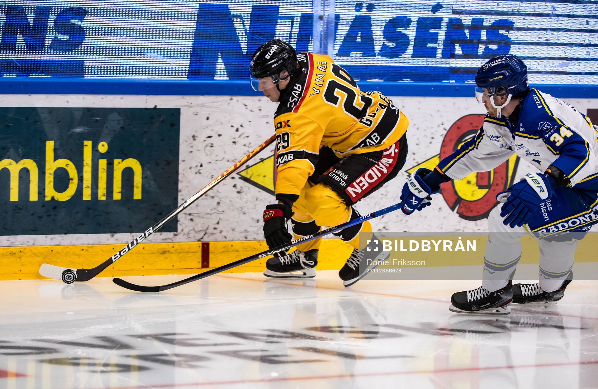 Luleå Hockeys Erik Gustafsson och Leksands IFs Peter