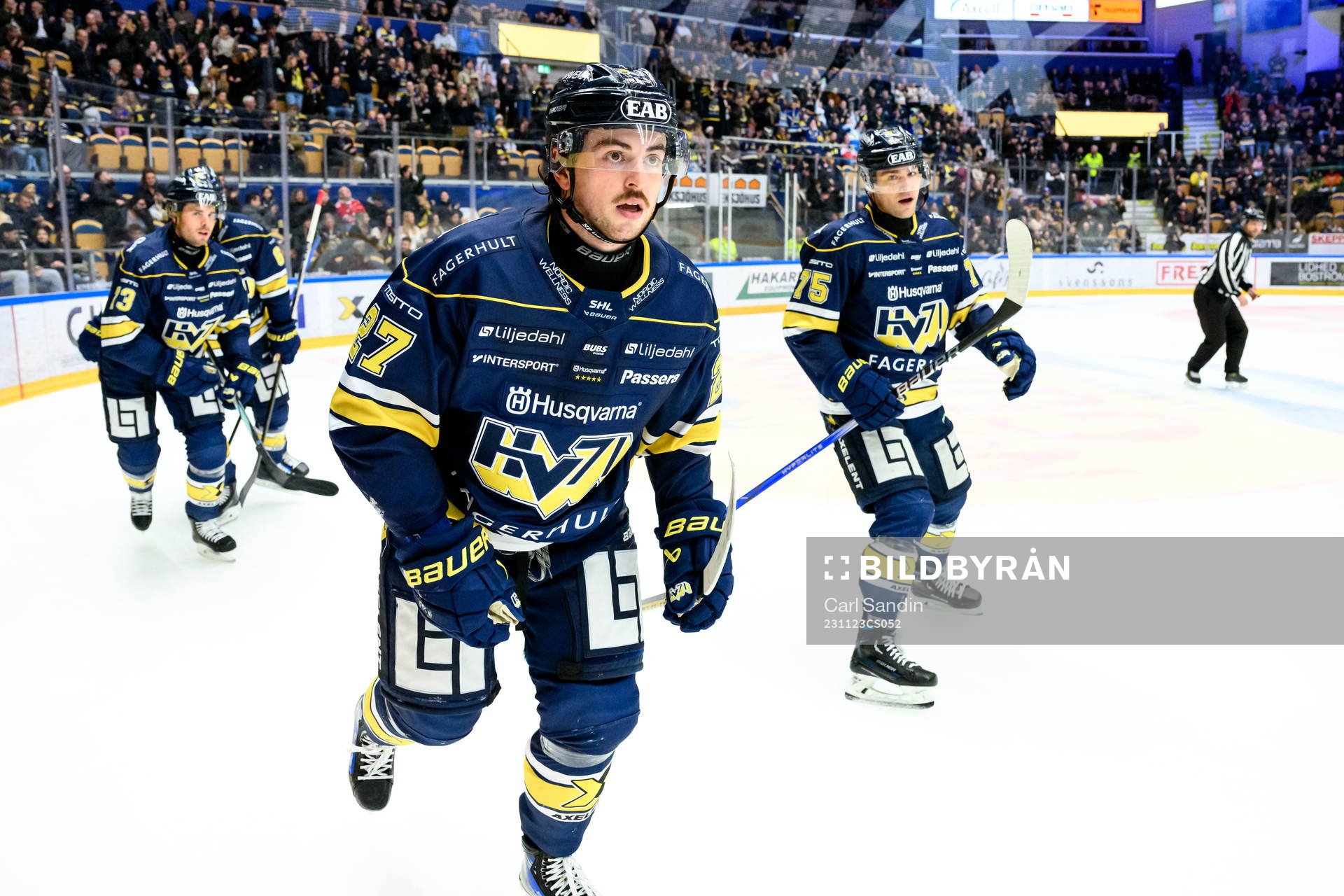 HV71s Robert Nardella jublar