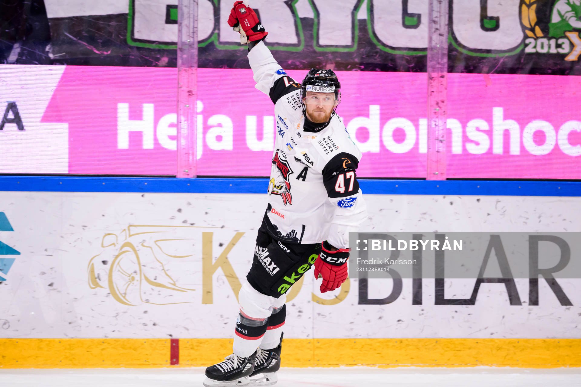 Malmö Redhawks Joakim Ryan jublar