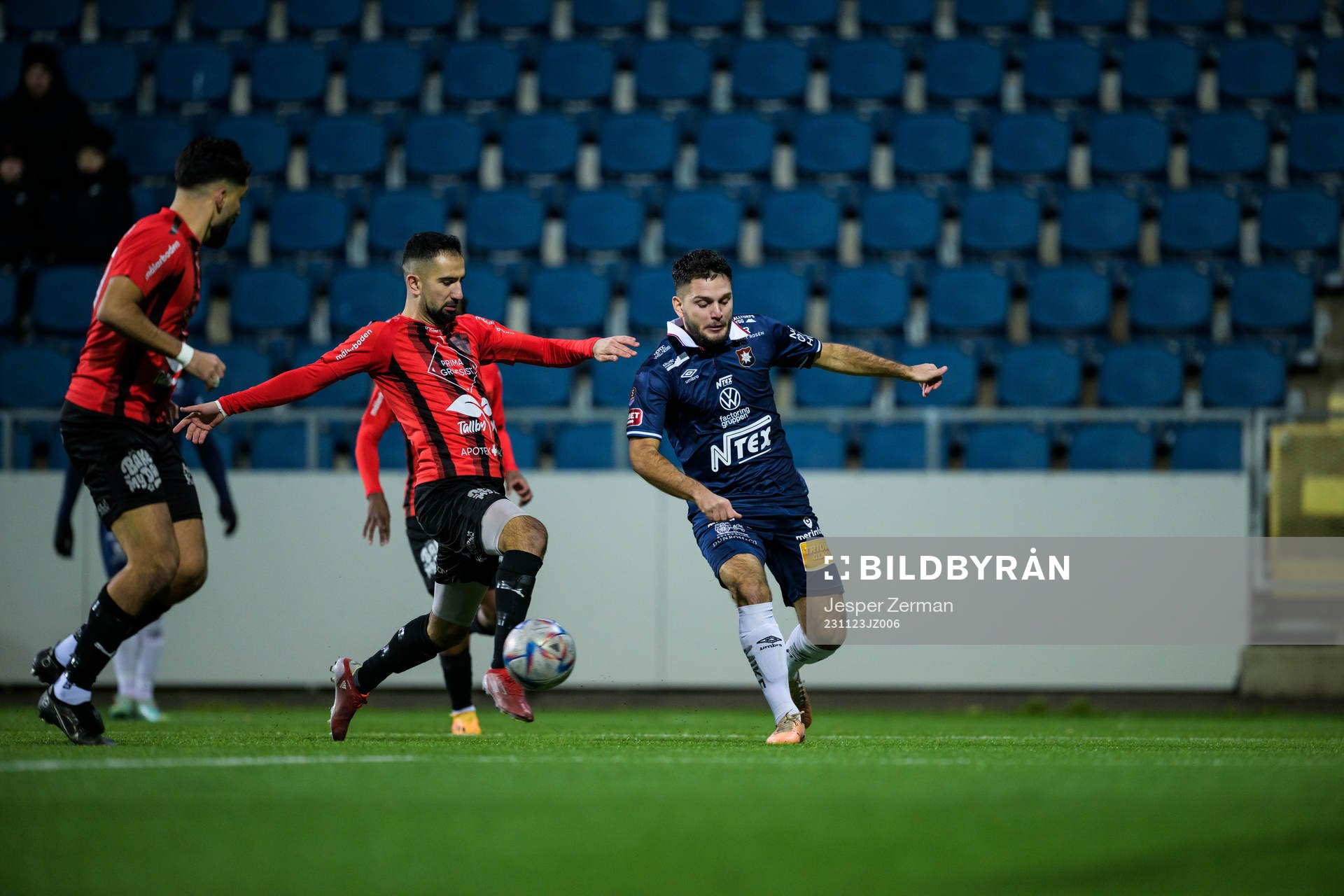 Nordic Uniteds Gabriel Aphrem och Örgrytes Edi Sylisufaj