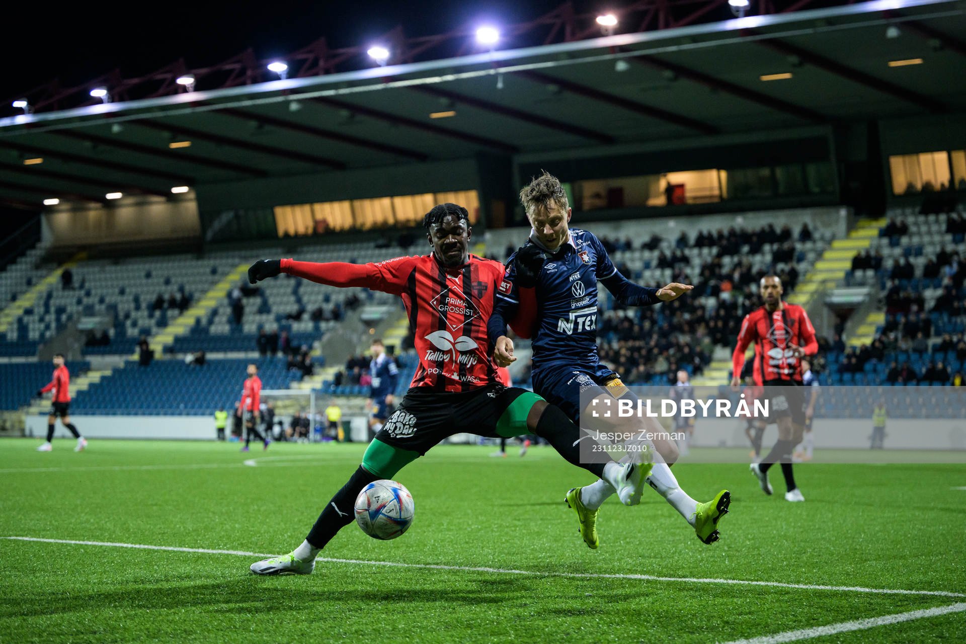 Nordic Uniteds Mamadouba Diaby och Örgrytes Viktor Lundberg