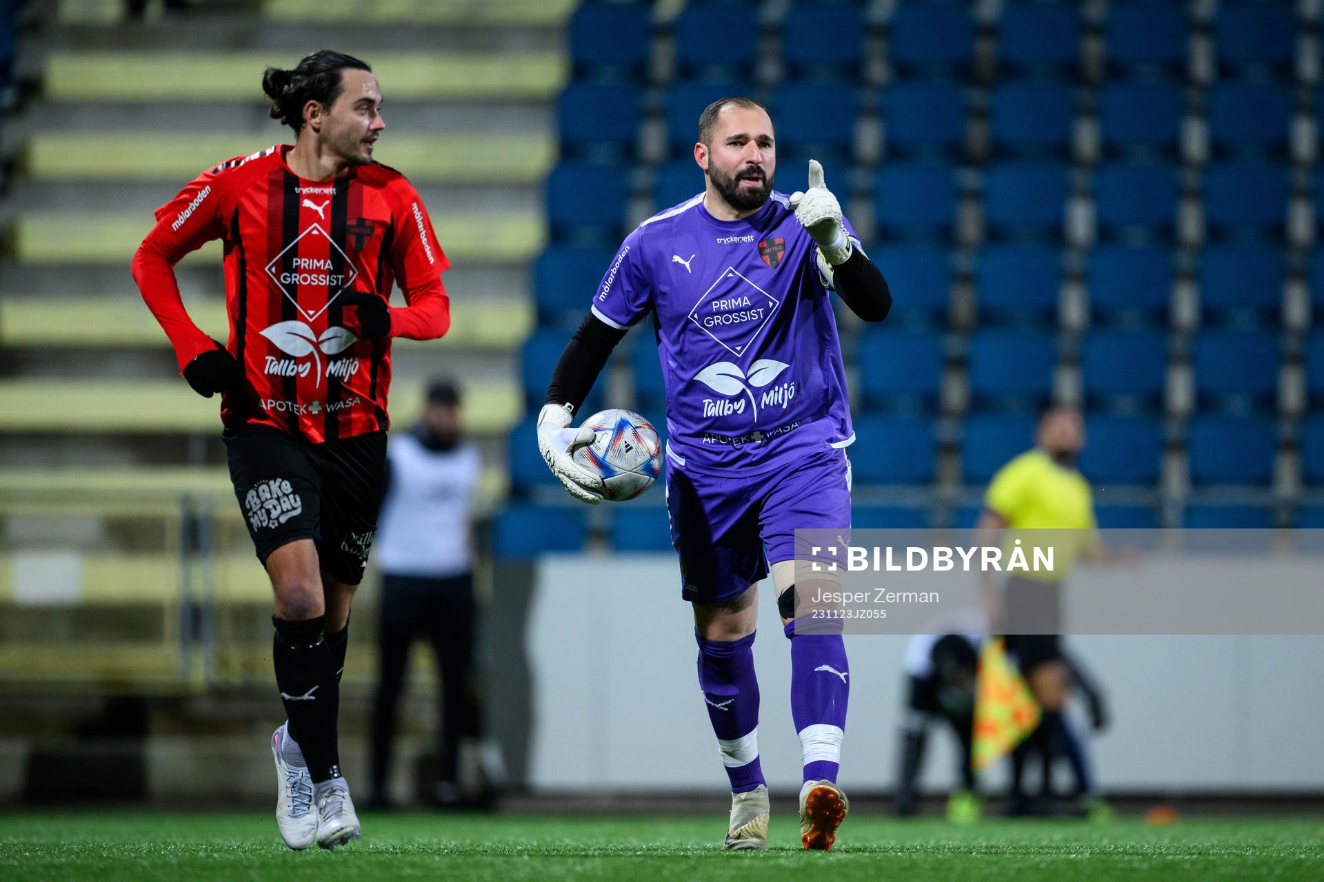 Nordic Uniteds Amar Eminovic och målvakt Dejan Garaca