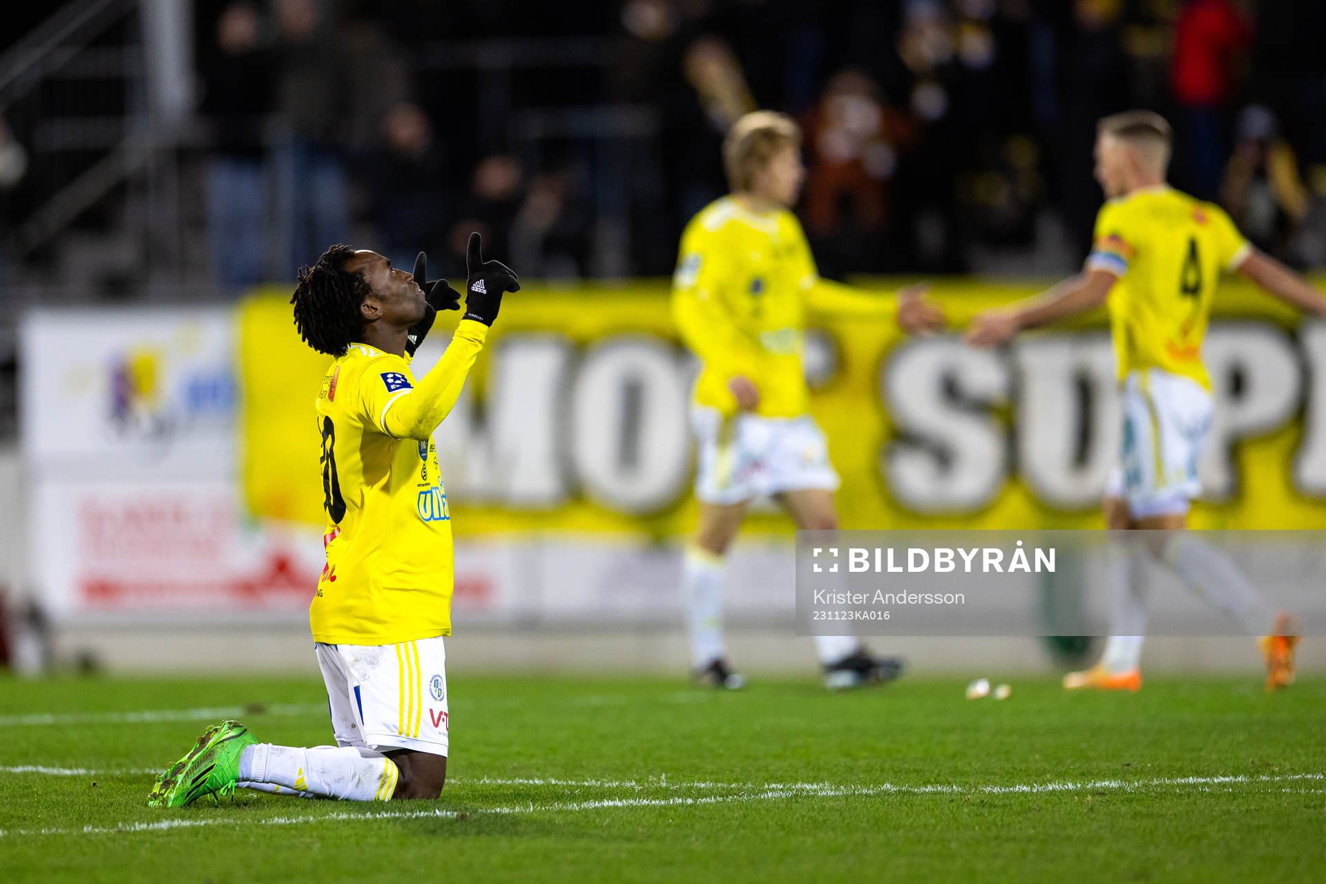 Falkenbergs Godwin Aguda jublar