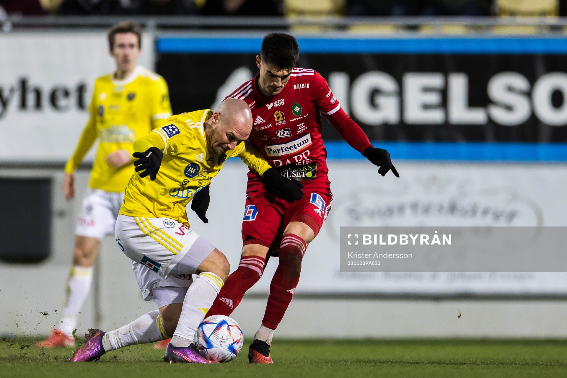 Falkenbergs Christoffer Carlsson och Skövde AIKs Marc Ante