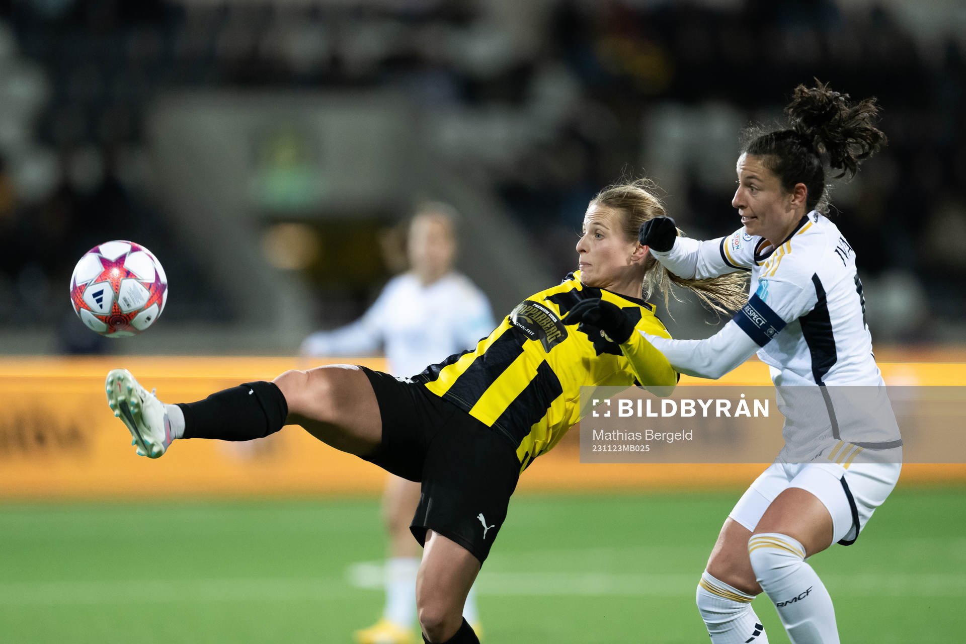 Anna Anvegård of Häcken and Ivana of Real Madrid